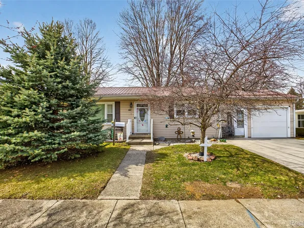 8426 Atwood Dr, Millington, MI 48746