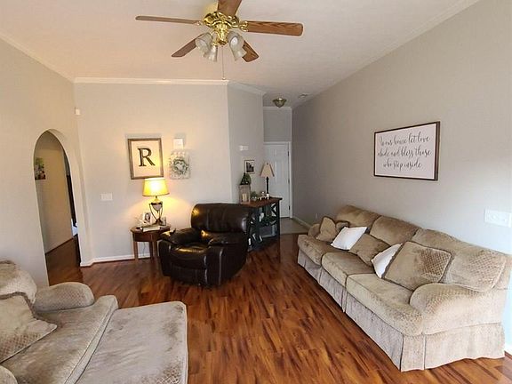 4th image of 51 Garden Ct