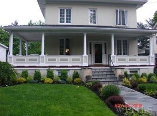 41 Parcot Ave, New Rochelle, NY 10801