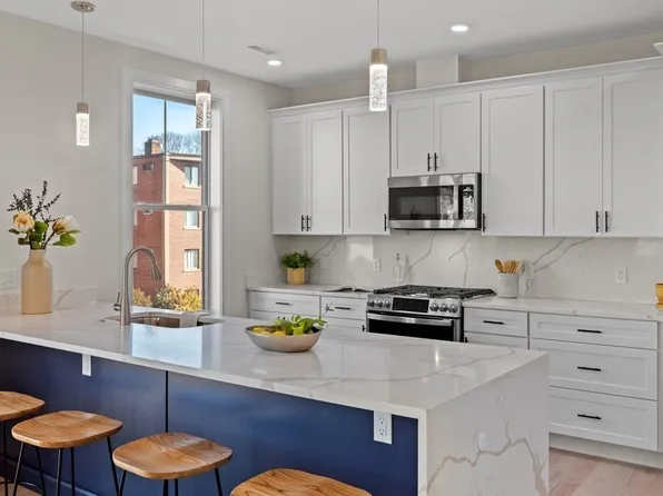 52 Emerson West St Unit 6, Melrose, MA 02176