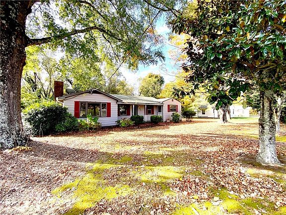2nd image of 1932 Courtney Huntsville Rd