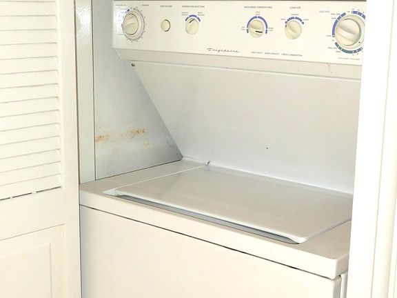5th image of 1141 N Columbus Ave #107FF
