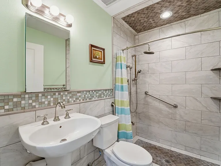 2051 E Hermosa Dr — Photo 29