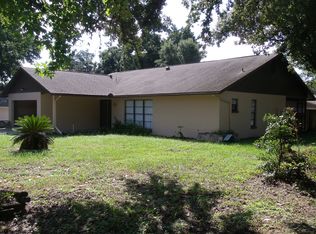 901 Lakemont Dr, Valrico, FL 33594