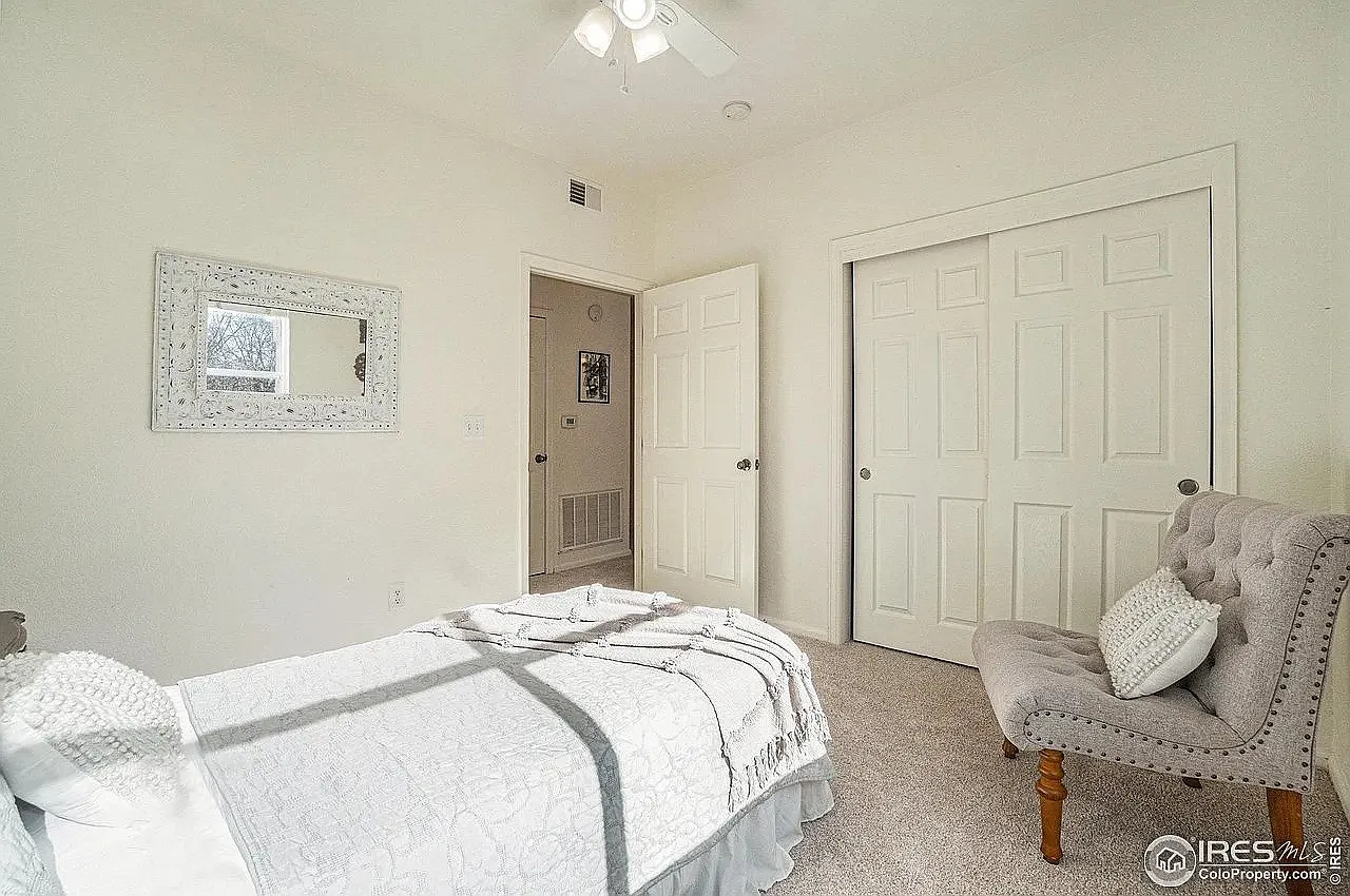 2 bed, 1047 sqft, $2,400 — Photo 3