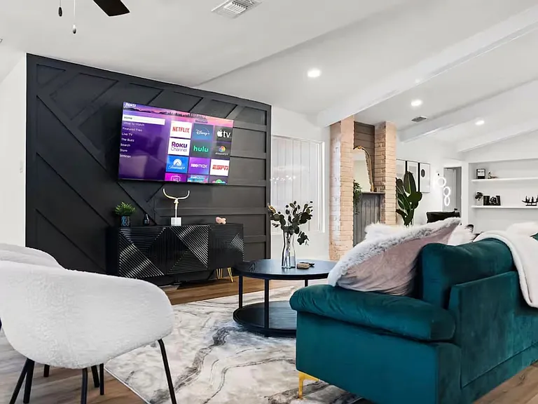 16502 Fox Knl — Photo 3
