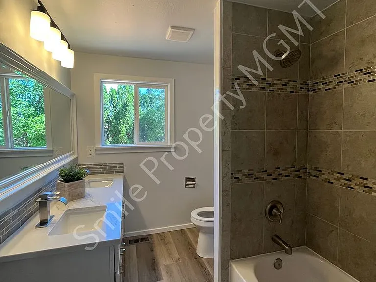 14915 SE Woodward St — Photo 17