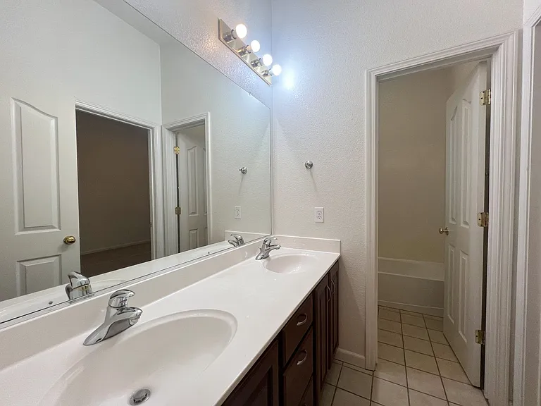 9721 Toscano Dr — Photo 24