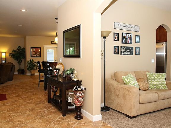 5th image of 9213 Chardonnay Dr