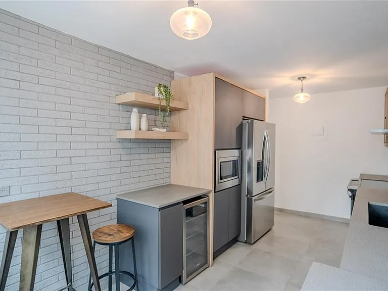 76 Kings Ct #503 — Photo 9