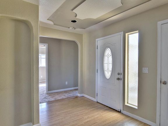 3rd image of 9082 Clendenen Way