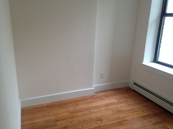 5th image of 494 Manhattan Ave APT 3