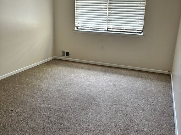 5th image of 862 Robin Rd