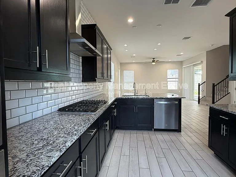 5118 E Anderson Dr — Photo 10