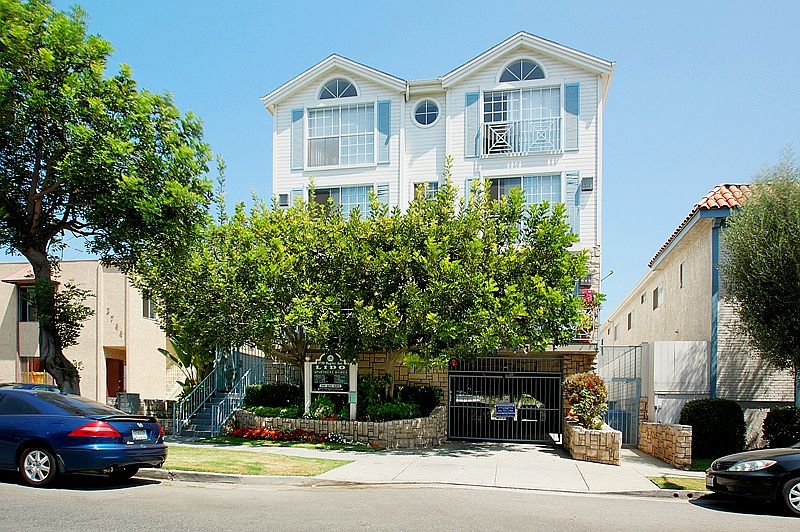 1st image of 3750 Bagley Ave APT 202
