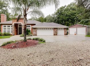 18916 Adams Country Way, Lutz, FL 33559