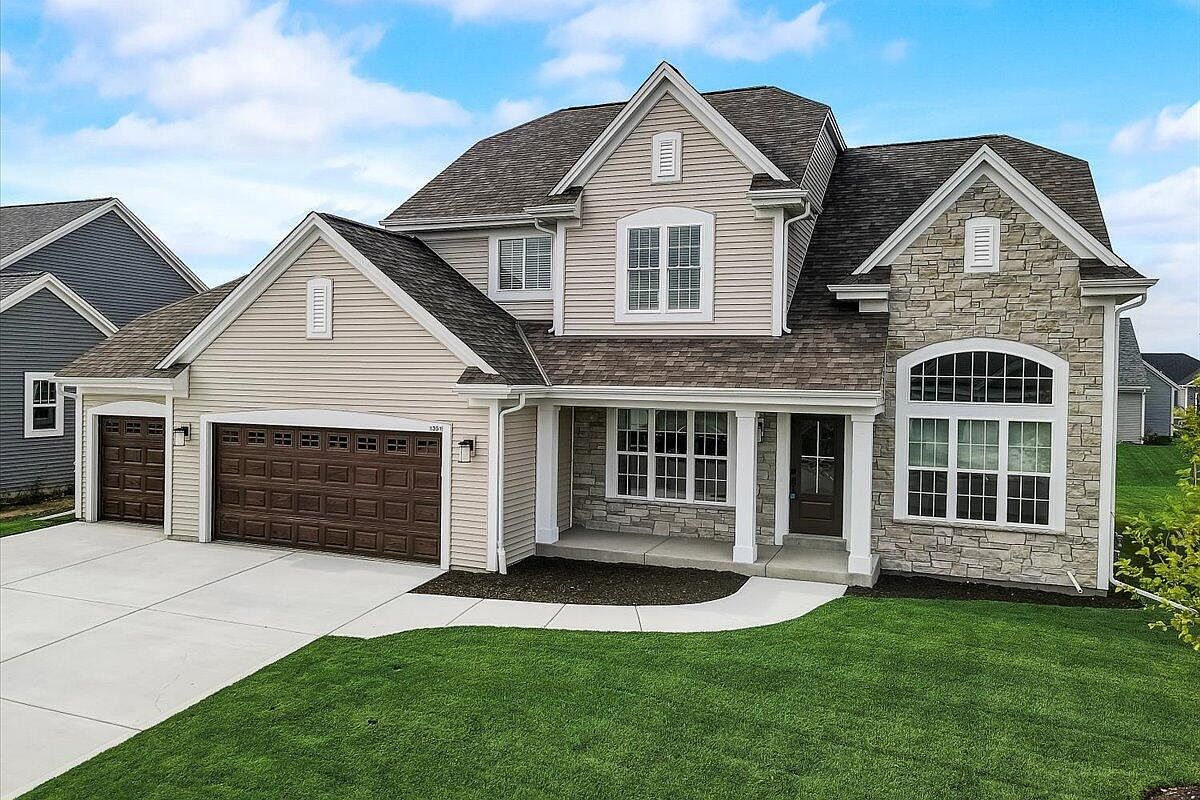 1351 Goldenrod WAY, Oconomowoc, WI 53066 Zillow