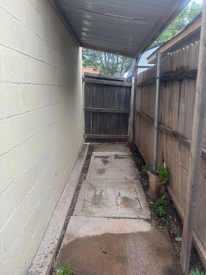 Efficiency Stand Alone Back-house in Bivins! All Utilities Paid!! — Photo 2