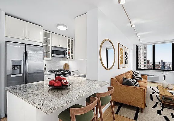 2nd image of 115 E 87th St APT 33E