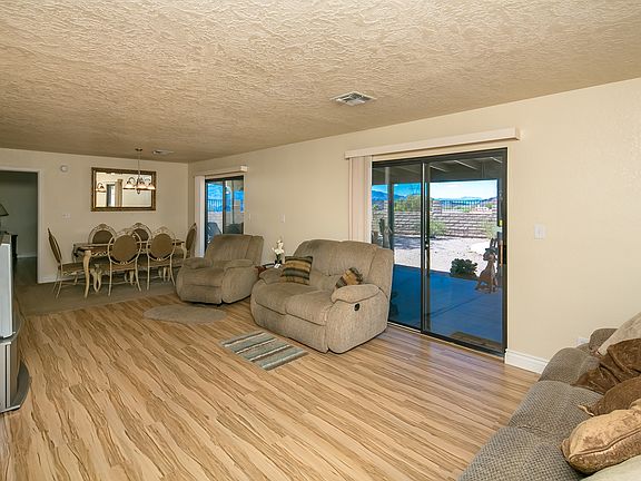 3rd image of 3479 Sunglow Dr