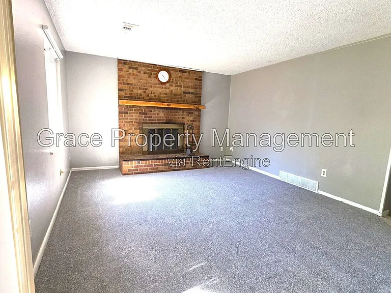 10870 Stuart Cir — Photo 10
