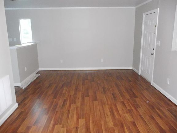3rd image of 212 W Maine Ave