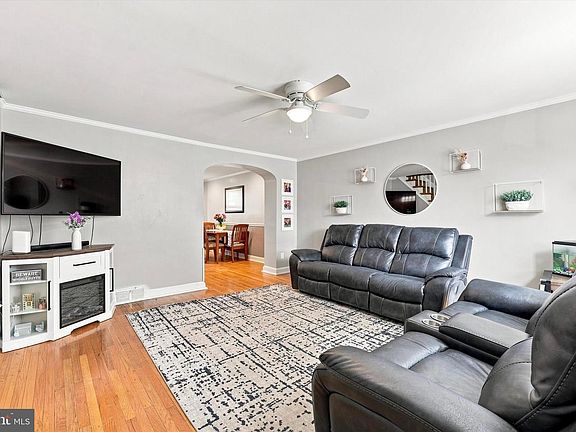 2nd image of 74 S Harwood Ave