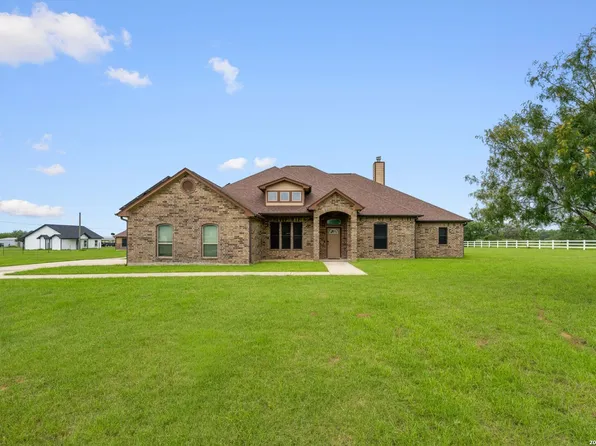 16371 Borregas Rd, Elmendorf, TX 78112