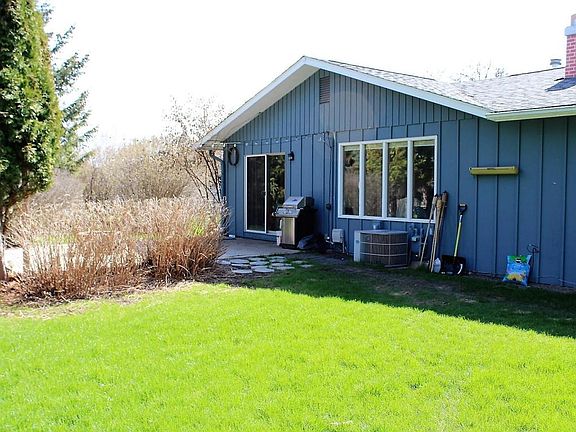 5th image of 89 Sussex Dr