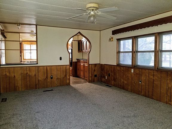 3rd image of 802 N Avenue B