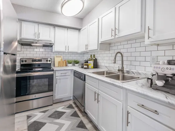 Mystic Bay Apartments