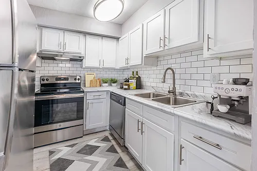 Mystic Bay Apartments Photo 1