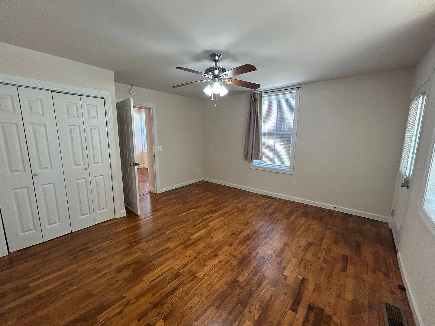 Charming 1-Bedroom Home in Quincy's German Historic District — Photo 2
