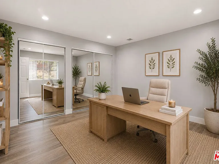 6652 Orion Ave — Photo 11