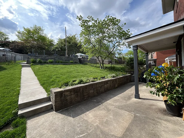251 Robinson St #2 — Photo 12