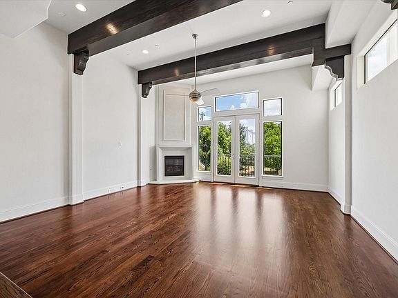 4th image of 1059 W 16th St