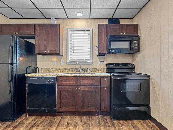 4th image of 104 Truitt St