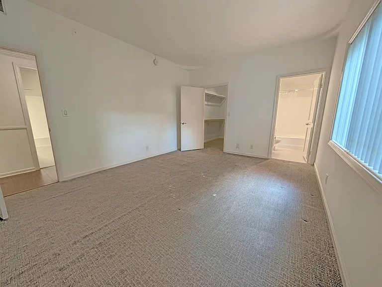 912 N Croft Ave #104 — Photo 17