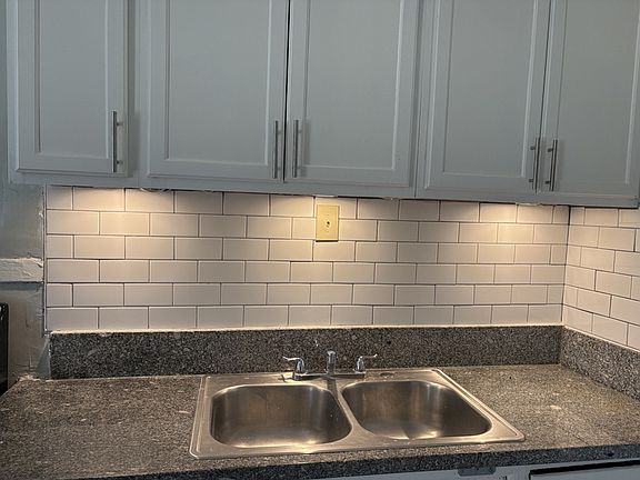 5th image of 285 Auburn Ave Unit 1