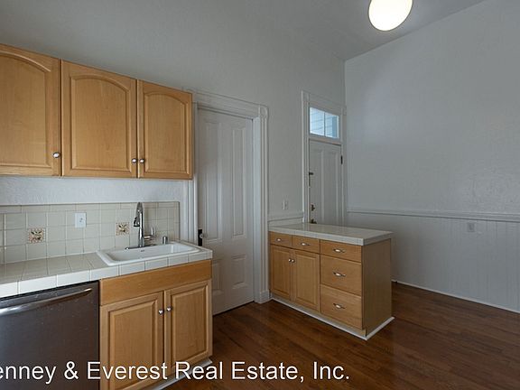 4th image of 1911 Divisadero St
