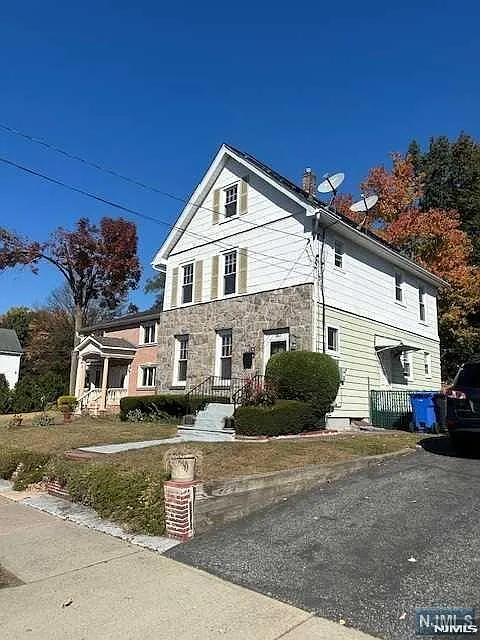 167 Phelps Ave photo 1