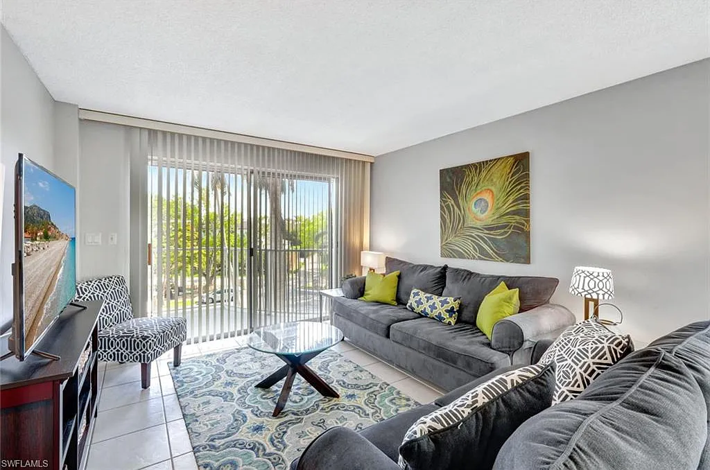 2 bed, 2.0 bath, 850 sqft, $5,500 — Photo 1