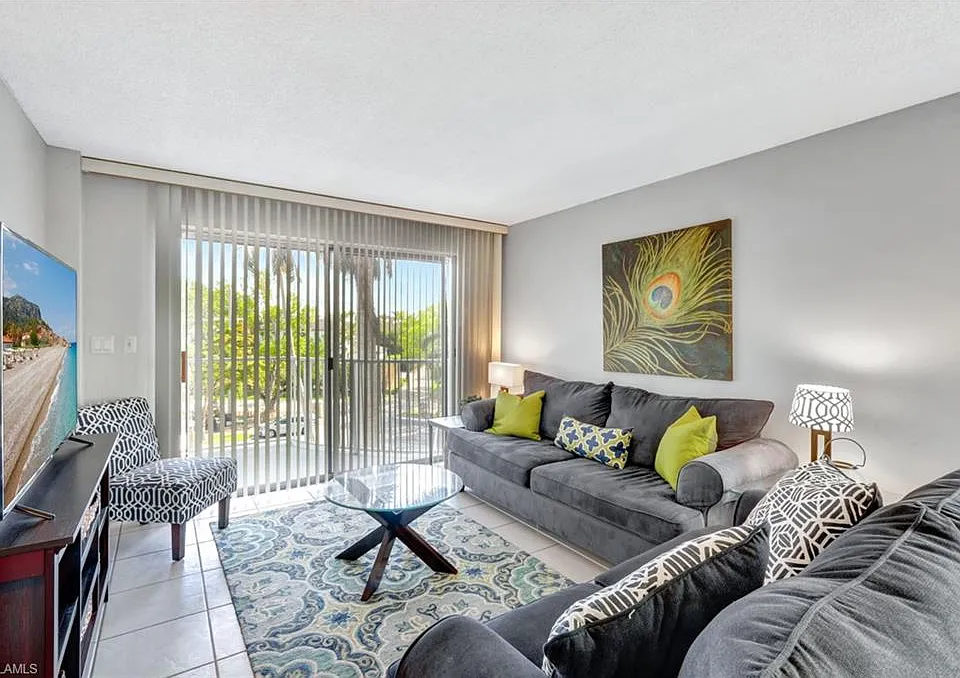 1300 Gulf Shore Blvd N #407