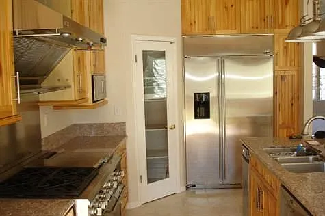 3 bed, 2146 sqft, $3,500 — Photo 4