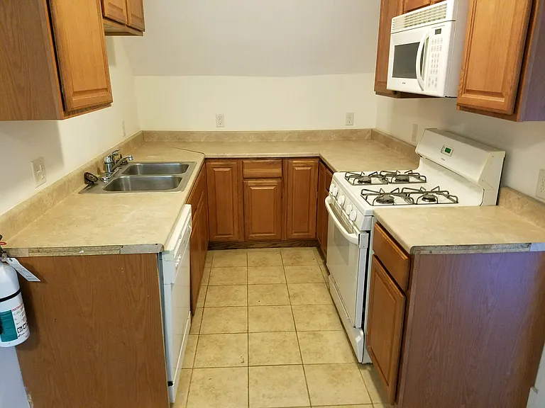 117 Dewitt Pl #5 — Photo 6