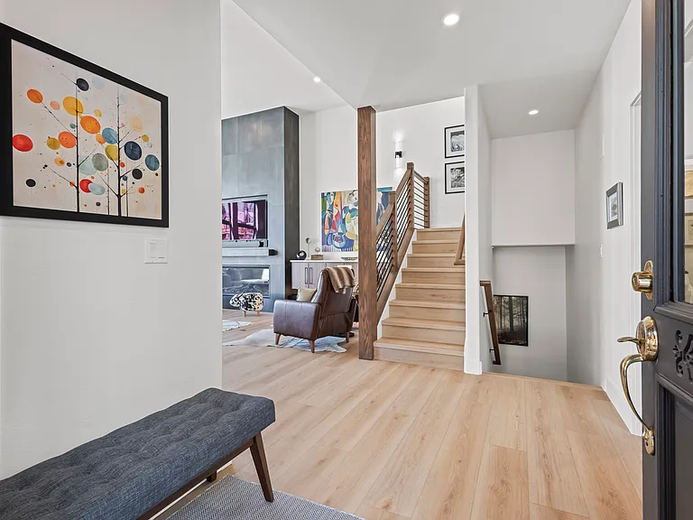 1834 Glacier Ct — Photo 18