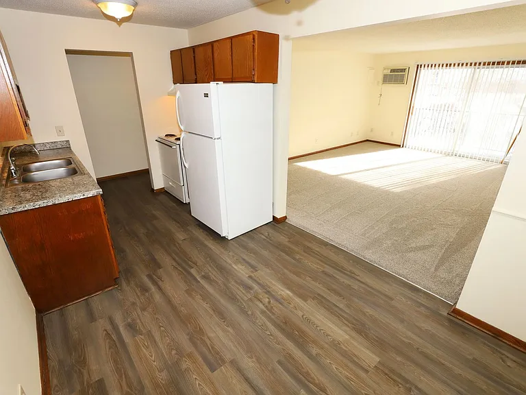 4201 Parklawn Ave — Photo 6