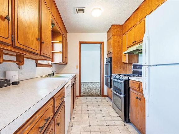 4th image of 1310 W 15th St