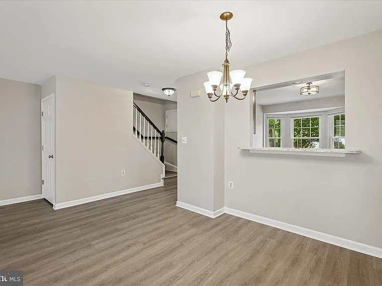 104 Frazer Dr — Photo 13