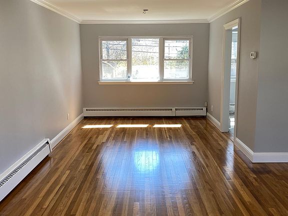 2nd image of 26 Eastfield Ln